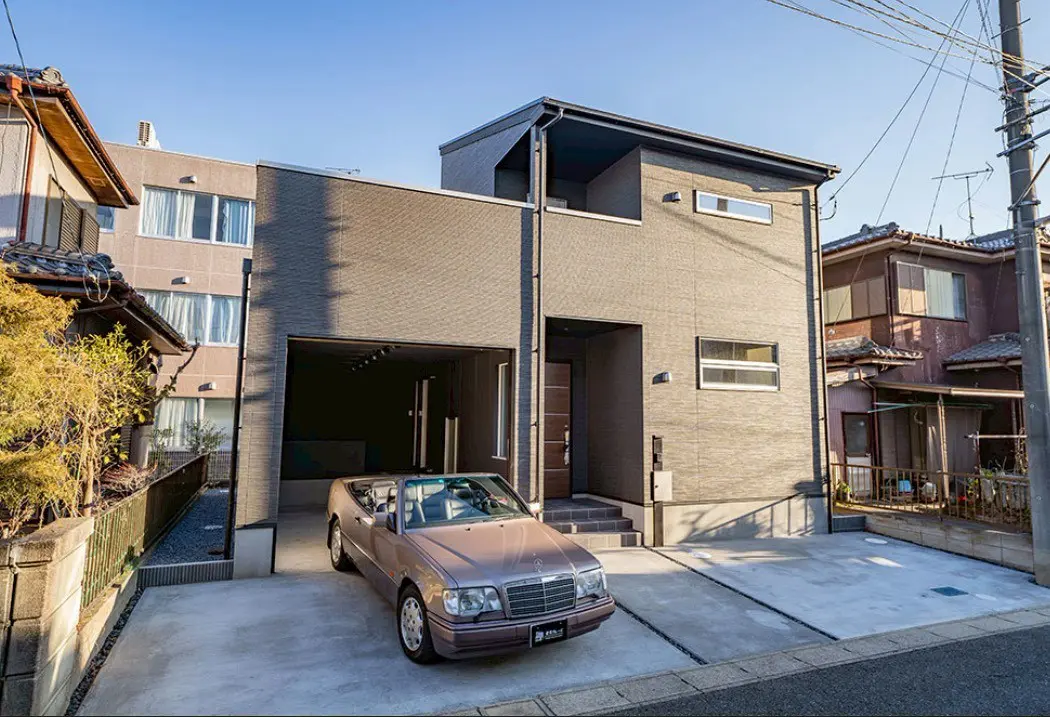 千葉市中央区村田町 ガレージハウスの外観