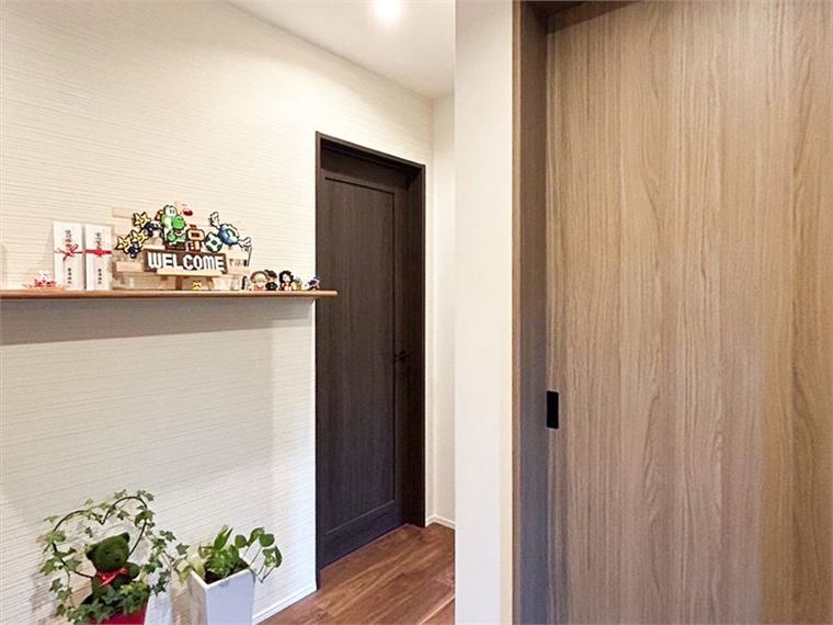 施工事例 玄関ホールの造作カウンター(39坪の5LDK)