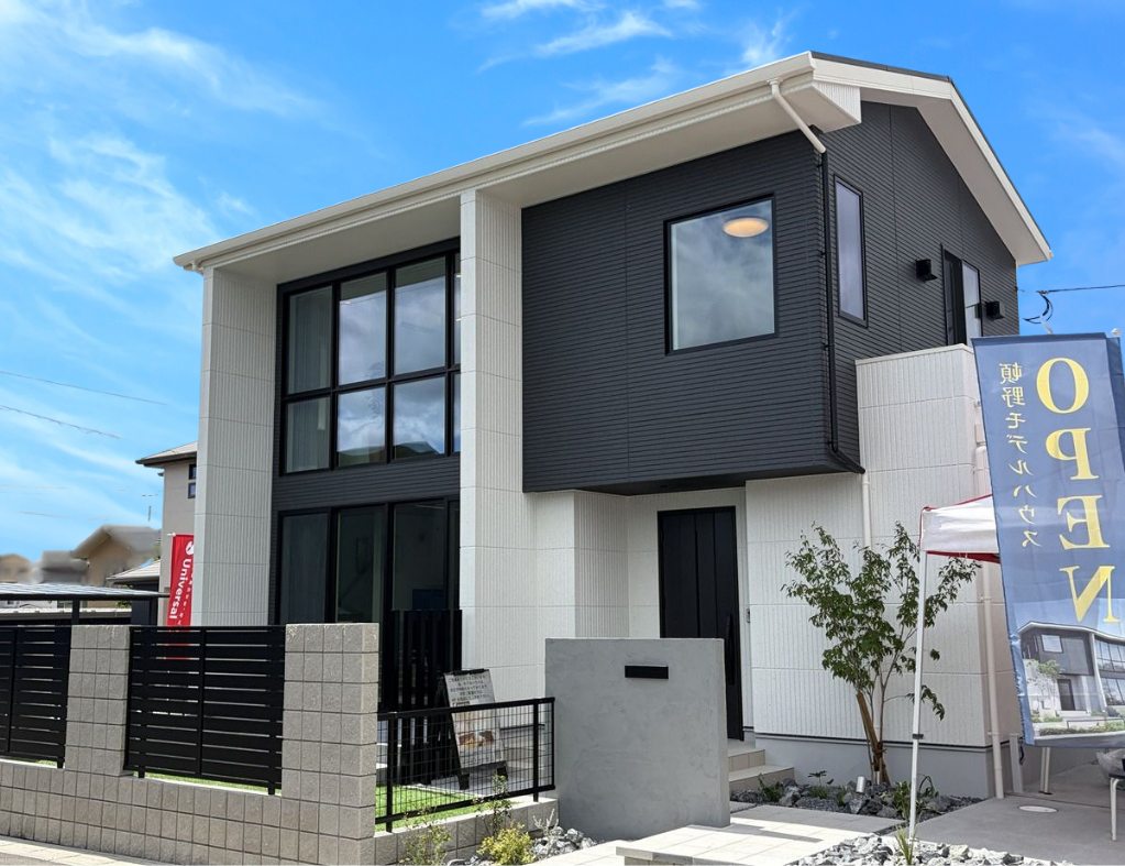 直方頓野モデルハウス（ユニバーサルホーム飯塚店）完成済み新築戸建てのメインビジュアル